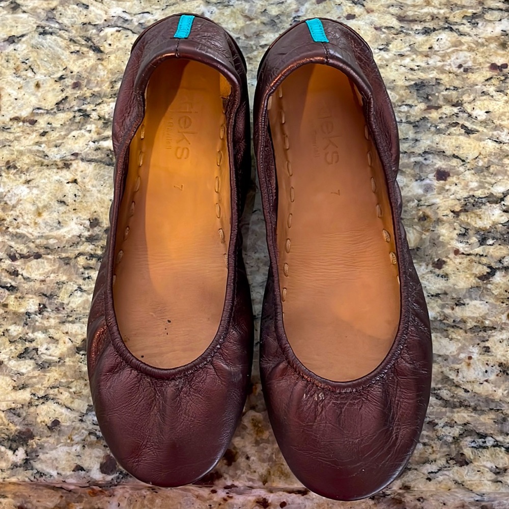 Limited Edition Raspberry Truffle Tieks Size 7